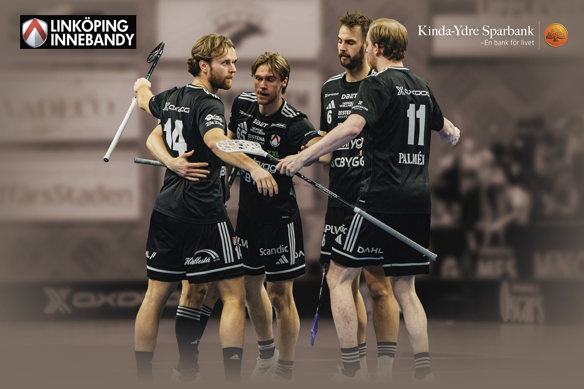 Innebandyspelare som snackar taktik